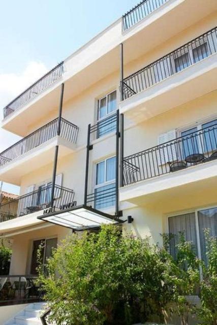 Hanioti Hotel エクステリア 写真